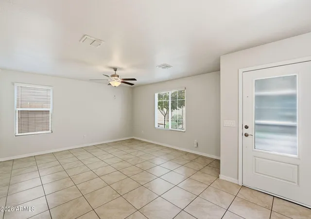 Photo 4 of Townhouse for sale at 3933 S 82Nd Dr, Phoenix, AZ 85043 | MLS# 7073345 | Listing updated on 2026-08-31