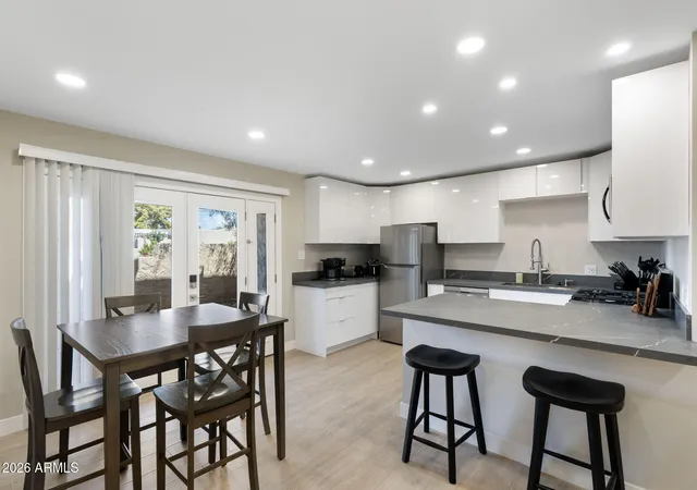 Listing Photo 5 - Condo for sale in building located at 4950 N Miller Rd, Scottsdale, AZ 85251 - Unit #102