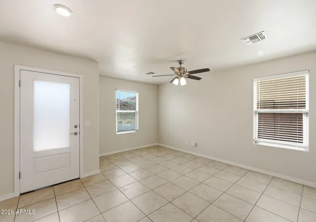 Photo 4 of Townhouse for sale at 3935 S 82Nd Dr, Phoenix, AZ 85043 | MLS# 7073346 | Listing updated on 2026-08-31