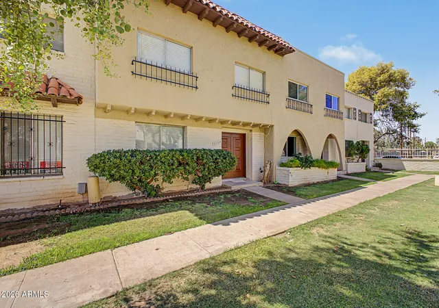 Photo 2 of Townhouse for sale at 2060 W Hazelwood Pkwy #2060, Phoenix, AZ 85015 | MLS# 7071531 | Listing updated on 2026-09-10