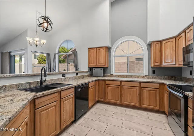 Photo 3 of Single family home for sale at 3864 W Alameda Rd, Glendale, AZ 85310 | MLS# 7073021 | Listing updated on 2026-09-28