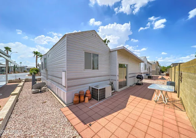 Photo 3 of Manufactured home for sale at 111 S Greenfield Rd #822, Mesa, AZ 85206 | MLS# 7071308 | Listing updated on 2026-08-29