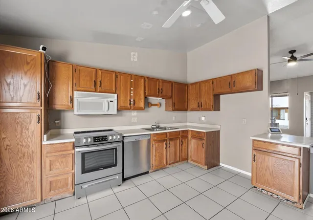Photo 4 of Sale Pending at 401 E Oraibi Dr, Phoenix, AZ 85024 | MLS# 7072167 | Listing updated on 2026-09-04