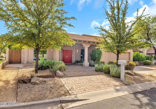 Photo 2 of Sale Pending at 11419 N 43rd St, Phoenix, AZ 85028 | MLS# 7071368 | Listing updated on 2026-09-17