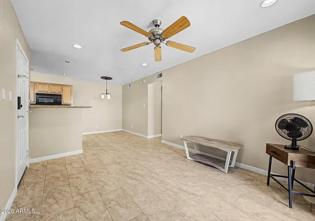 Listing Photo 4 - Condo for sale in building located at 4410 N Longview Ave, Phoenix, AZ 85014 - Unit #115