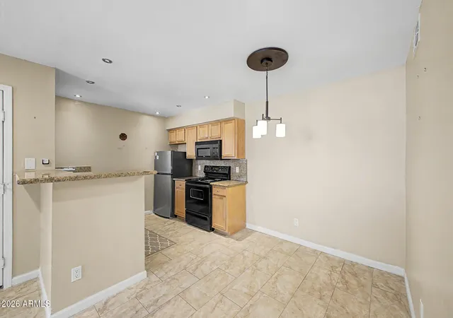 Listing Photo 5 - Condo for sale in building located at 4410 N Longview Ave, Phoenix, AZ 85014 - Unit #115
