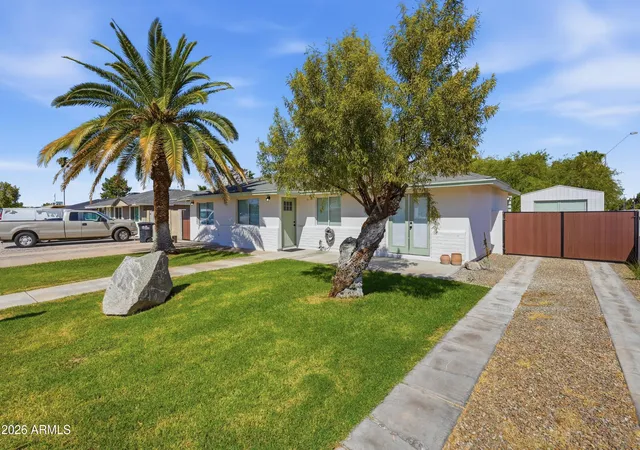 Photo 2 of Single family home for sale at 1 N Cottonwood Dr, Gilbert, AZ 85234 | MLS# 7071451 | Listing updated on 2026-09-04