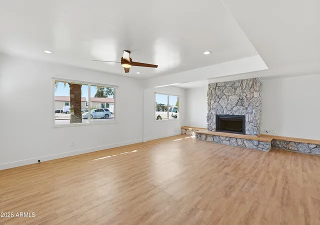Photo 4 of Single family home for sale at 1 N Cottonwood Dr, Gilbert, AZ 85234 | MLS# 7071451 | Listing updated on 2026-09-04
