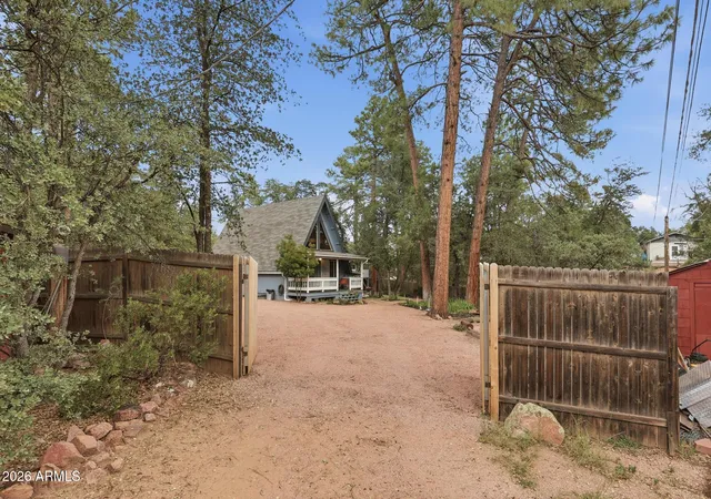 Photo 2 of Single family home for sale at 404 N Arizona Cir, Payson, AZ 85541 | MLS# 7071499 | Listing updated on 2026-10-08
