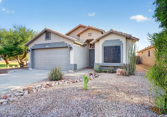 Photo 3 of Single family home for sale at 1921 E Siesta Ln, Phoenix, AZ 85024 | MLS# 7072035 | Listing updated on 2026-09-15