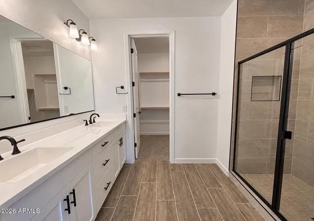 Photo 3 of Sale Pending at 8015 W Eaton Rd, Phoenix, AZ 85035 | MLS# 7071574 | Listing updated on 2026-09-17