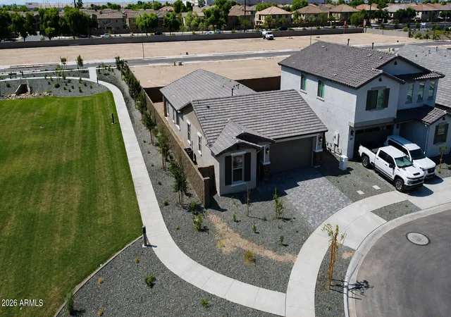 Photo 4 of Sale Pending at 8015 W Eaton Rd, Phoenix, AZ 85035 | MLS# 7071574 | Listing updated on 2026-09-17