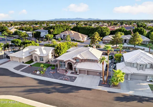 Photo 3 of Sale Pending at 6261 W Louise Dr, Glendale, AZ 85310 | MLS# 7073287 | Listing updated on 2026-09-23
