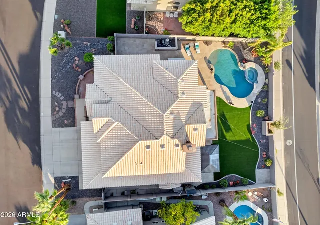 Photo 4 of Sale Pending at 6261 W Louise Dr, Glendale, AZ 85310 | MLS# 7073287 | Listing updated on 2026-09-23