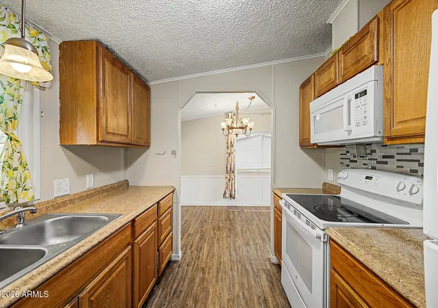 Photo 4 of Manufactured home for sale at 8601 N 103Rd Ave #162, Peoria, AZ 85345 | MLS# 7072103 | Listing updated on 2026-09-24