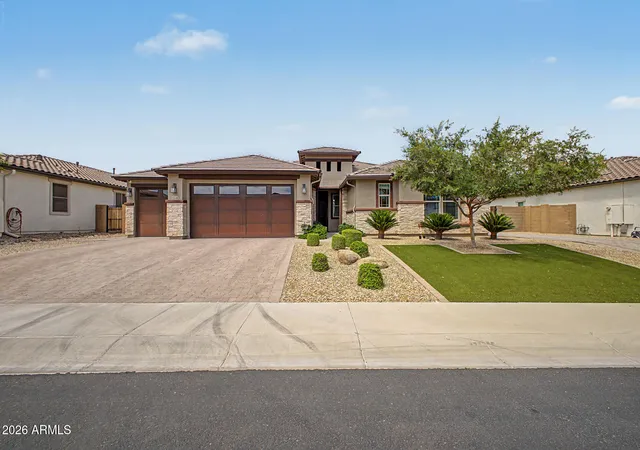 Photo 3 of Single family home for sale at 12542 W Krall Ct, Glendale, AZ 85307 | MLS# 7072159 | Listing updated on 2026-08-28
