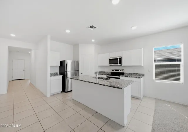 Photo 4 of Single family home for sale at 2022 E New Bonnet Ln, San Tan Valley, AZ 85140 | MLS# 7072498 | Listing updated on 2026-08-29