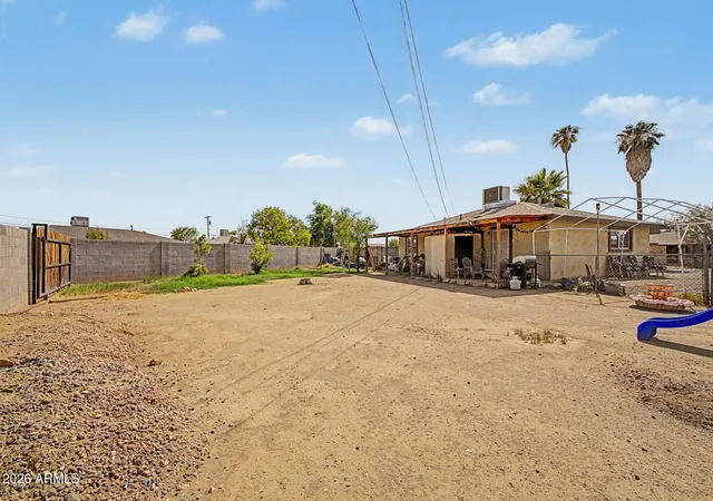Photo 4 of Single family home for sale at 2529 N 40Th Ave, Phoenix, AZ 85009 | MLS# 7072176 | Listing updated on 2026-09-14