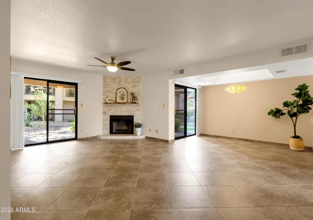 Listing Photo 4 - Condo for sale in building located at 9550 N 94Th Pl, Scottsdale, AZ 85258 - Unit #117