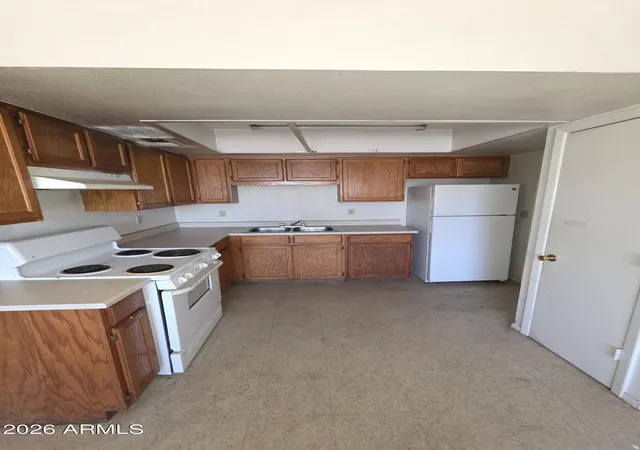 Photo 4 of Sale Pending at 10436 N 37Th Ave, Phoenix, AZ 85051 | MLS# 7072361 | Listing updated on 2026-09-11