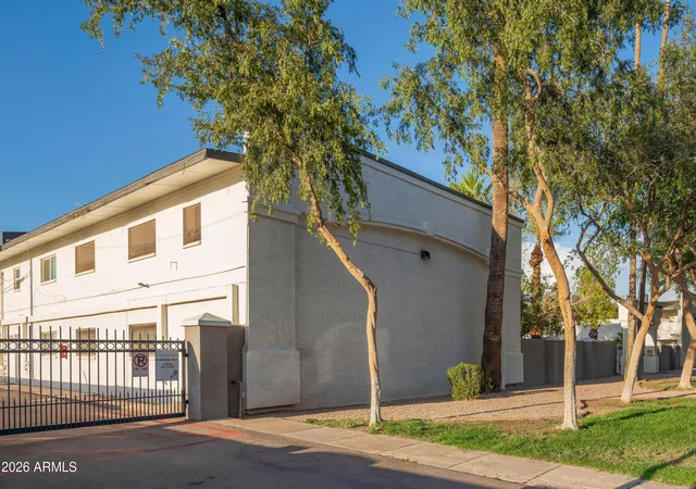 Photo 2 of Townhouse for sale at 810 E Colter St, Phoenix, AZ 85014 | MLS# 7072364 | Listing updated on 2026-09-17