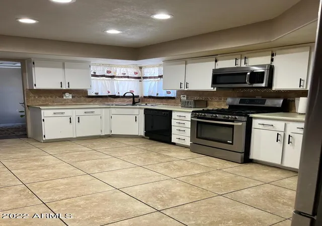 Photo 3 of Single family home for sale at 14027 N 33rd Drive, Phoenix, AZ 85053 | MLS# 7072402 | Listing updated on 2026-09-01