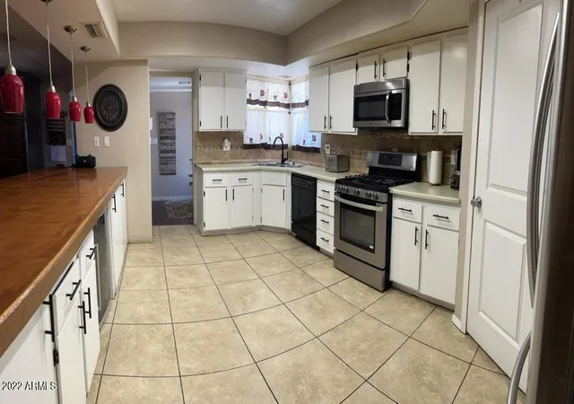 Photo 4 of Single family home for sale at 14027 N 33rd Drive, Phoenix, AZ 85053 | MLS# 7072402 | Listing updated on 2026-09-01
