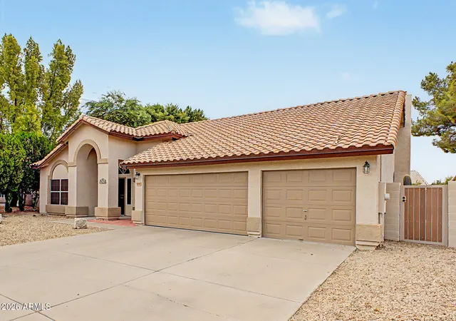 Photo 3 of Single family home for sale at 7639 W Crocus Dr, Peoria, AZ 85381 | MLS# 7072866 | Listing updated on 2026-09-07