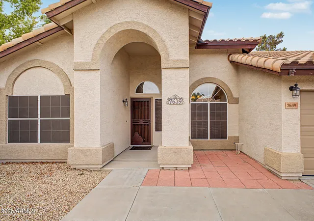 Photo 4 of Single family home for sale at 7639 W Crocus Dr, Peoria, AZ 85381 | MLS# 7072866 | Listing updated on 2026-09-07