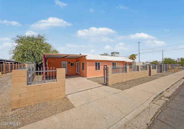 Photo 3 of Single family home for sale at 1722 S 7th Avenue, Phoenix, AZ 85007 | MLS# 7073464 | Listing updated on 2026-09-01