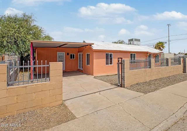 Photo 3 of Single family home for sale at 1722 S 7th Avenue, Phoenix, AZ 85007 | MLS# 7073464 | Listing updated on 2026-10-04