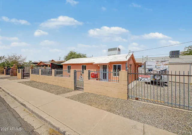 Photo 4 of Single family home for sale at 1722 S 7th Avenue, Phoenix, AZ 85007 | MLS# 7073464 | Listing updated on 2026-10-04
