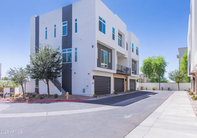 Photo 4 of Townhouse for sale at 1717 E Morten Ave #45, Phoenix, AZ 85020 | MLS# 7072776 | Listing updated on 2026-08-31