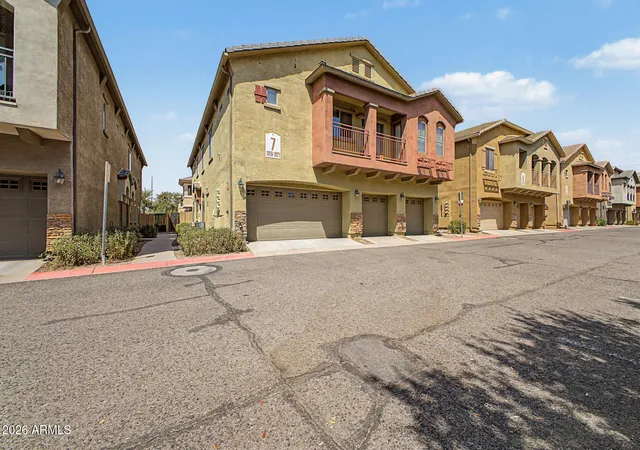 Photo 2 of Sale Pending at 18250 N 32nd Street #1021, Phoenix, AZ 85032 | MLS# 7073497 | Listing updated on 2026-09-18
