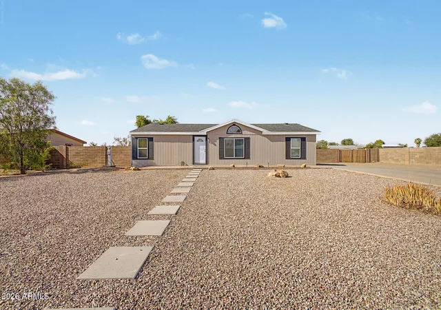 Photo 2 of Manufactured home for sale at 828 E Quentin Ln, San Tan Valley, AZ 85140 | MLS# 7073056 | Listing updated on 2026-09-27