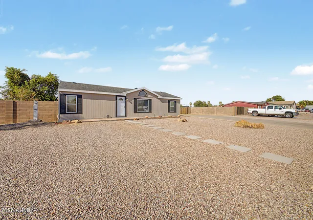 Photo 3 of Manufactured home for sale at 828 E Quentin Ln, San Tan Valley, AZ 85140 | MLS# 7073056 | Listing updated on 2026-09-27