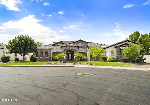 Photo 3 of Single family home for sale at 5600 S Gemstone Dr, Chandler, AZ 85249 | MLS# 7073284 | Listing updated on 2026-09-05