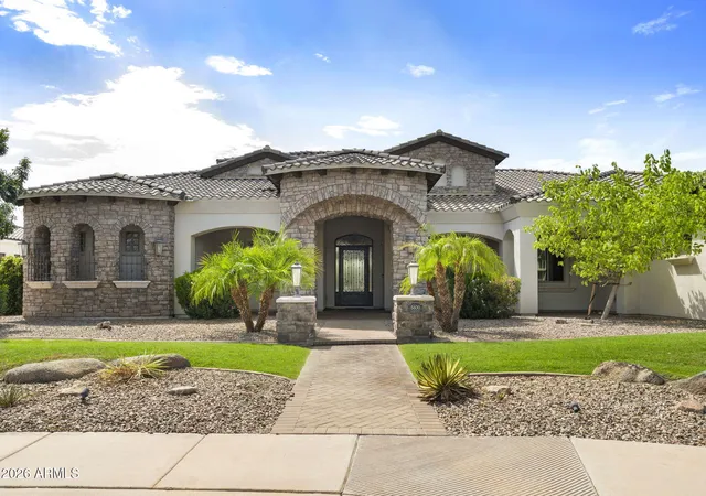 Photo 4 of Single family home for sale at 5600 S Gemstone Dr, Chandler, AZ 85249 | MLS# 7073284 | Listing updated on 2026-09-05