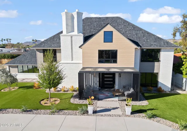 Photo 3 of Single family home for sale at 910 E Kaler Dr, Phoenix, AZ 85020 | MLS# 7073300 | Listing updated on 2026-10-11