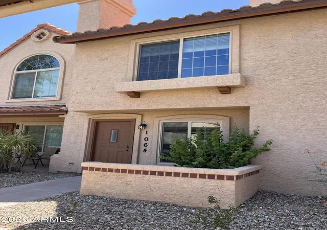 Listing Photo 2 - Condo for sale in building located at 4901 E Kelton Ln, Scottsdale, AZ 85254 - Unit #1064