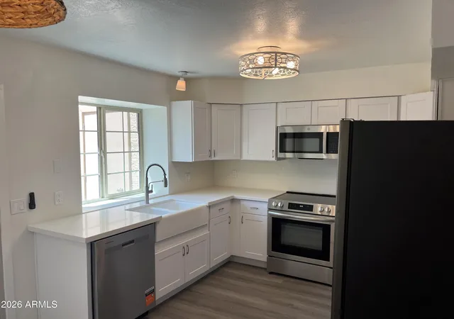 Listing Photo 3 - Condo for sale in building located at 4901 E Kelton Ln, Scottsdale, AZ 85254 - Unit #1064