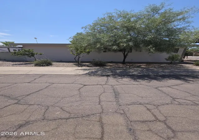 Photo 1 of Sale Pending at 725 E Brenda Dr, Casa Grande, AZ 85122 | MLS# 7073395 | Listing updated on 2026-09-04