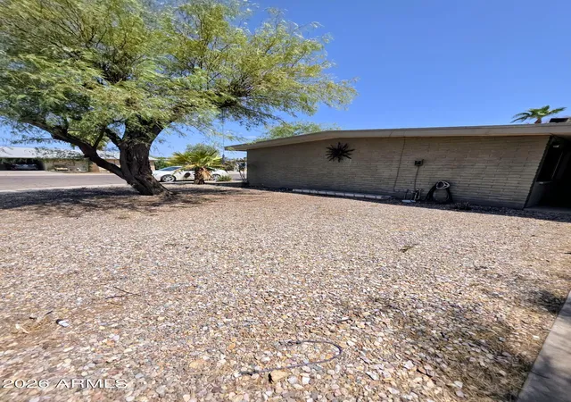 Photo 3 of Sale Pending at 725 E Brenda Dr, Casa Grande, AZ 85122 | MLS# 7073395 | Listing updated on 2026-09-04