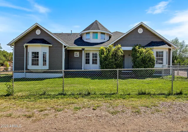 Single family home for sale at 927 W Siesta Dr, Taylor, AZ 85939 | MLS# 7073650