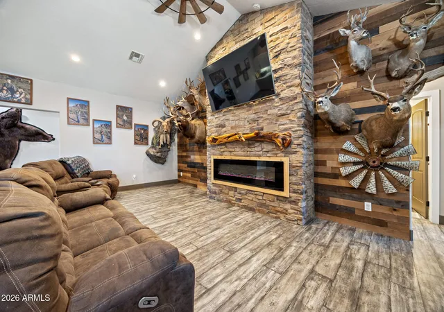 Photo 3 of Single family home for sale at 927 W Siesta Dr, Taylor, AZ 85939 | MLS# 7073650 | Listing updated on 2026-09-01