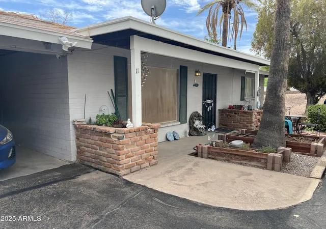 Photo 1 of Single family home for sale at 524 W Fairway Dr #11, Mesa, AZ 85201 | MLS# 7073689 | Listing updated on 2026-09-01