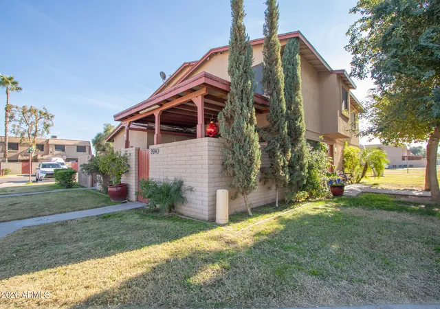 Photo 3 of Townhouse for sale at 3941 W Wonderview Rd, Phoenix, AZ 85019 | MLS# 7073763 | Listing updated on 2026-09-21