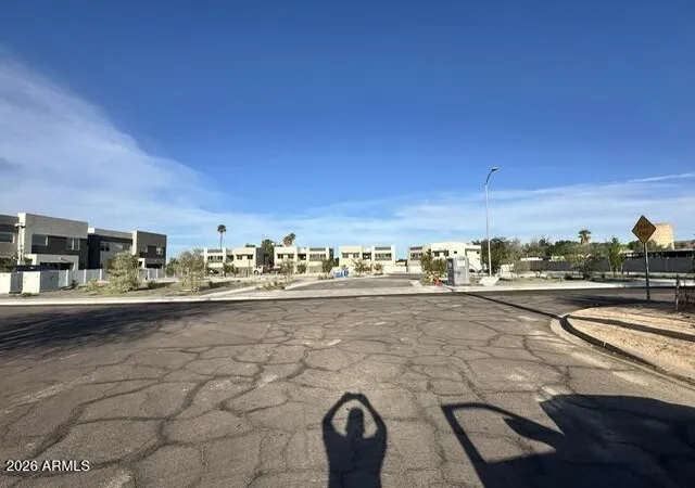 Photo 1 of Single family home for sale at 822 E Alta Vista Rd, Phoenix, AZ 85042 | MLS# 7073804 | Listing updated on 2026-09-01