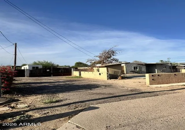 Photo 3 of Single family home for sale at 822 E Alta Vista Rd, Phoenix, AZ 85042 | MLS# 7073804 | Listing updated on 2026-09-01