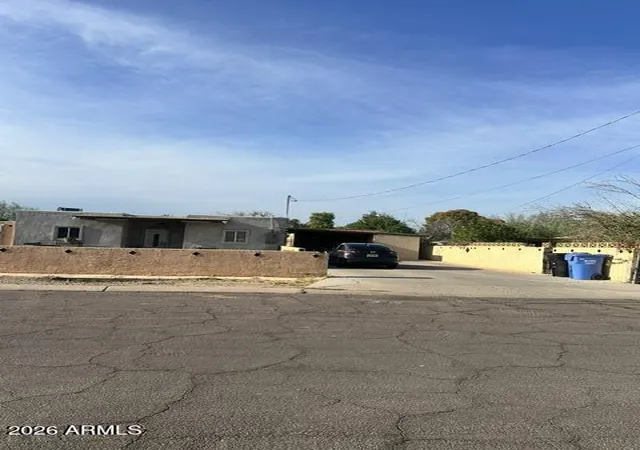 Photo 3 of Single family home for sale at 822 E Alta Vista Rd, Phoenix, AZ 85042 | MLS# 7073804 | Listing updated on 2026-09-01